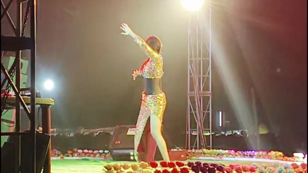 ⁣Duniya Mein Logon Ko Dhokha Kabhi Ho Jata Hai ll Dance Hungama