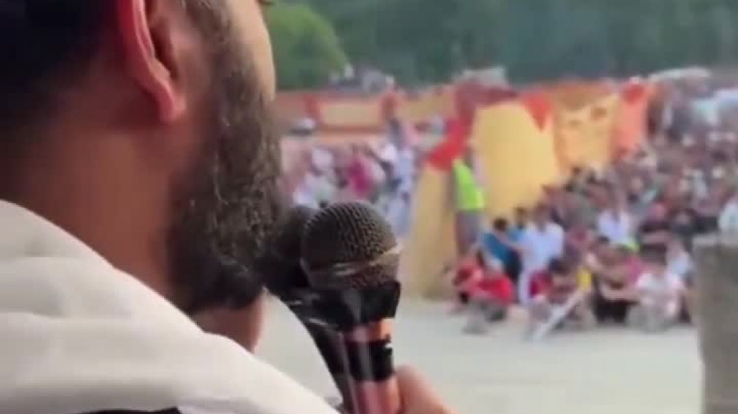 ⁣PoJK Protester ask for food and supplies from Jammu Kashmir from across the border in India