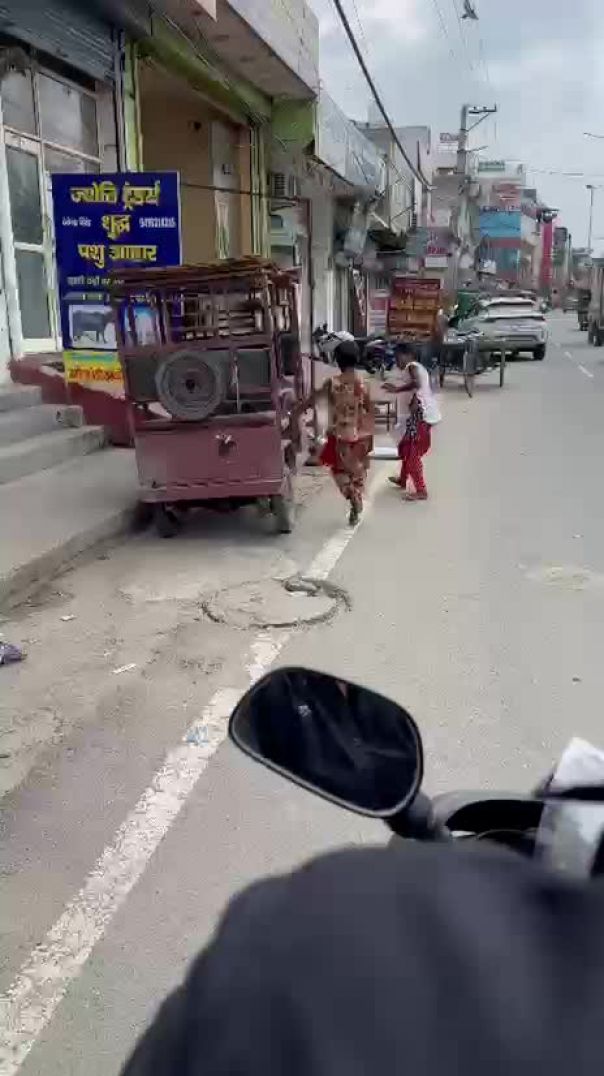 छोटी लड़की की कलाकारी