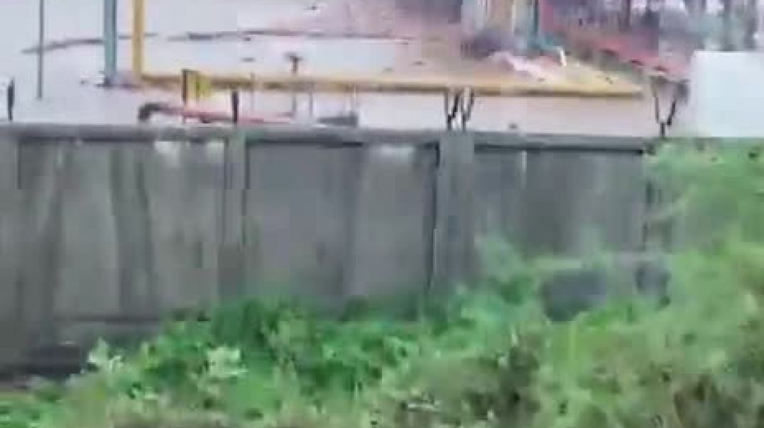 ⁣Around 3000 LPG Cylinders swept away from HPCL Bottling Plant in Raigad floods