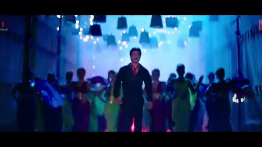 JAWAN__Faraatta___Shah_Rukh_Khan___Deepika___Atlee___Anirudh__Arijit_S,_Jonita_G,_Badshah__Kumaar(36