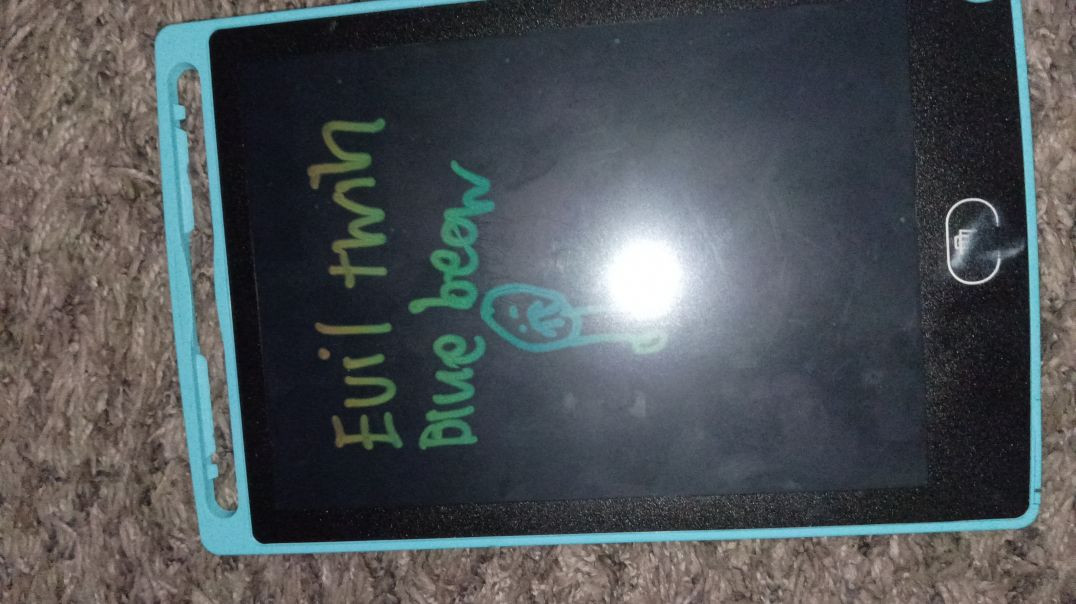 ⁣Evil Blue bear drew a picture of himself with his teeth coming out