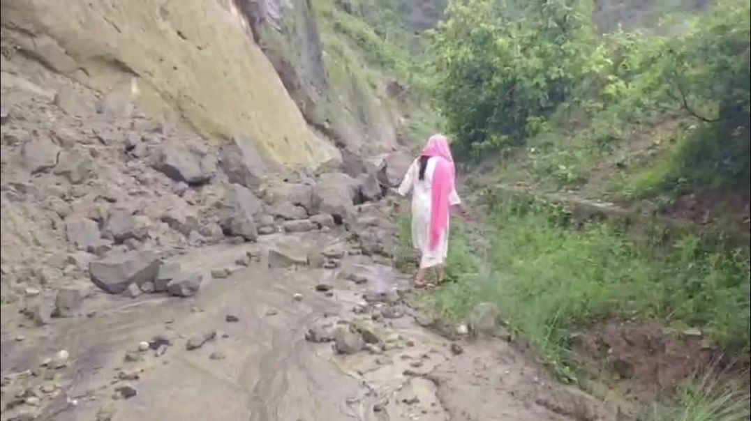 ⁣Barish mein tracking
