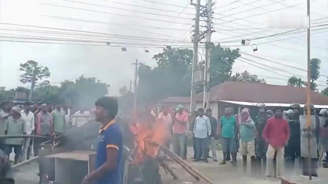⁣Islamic Violence In Nepal - Muslim mob attacked Hindu religious procession Bol Bam in Sunsari