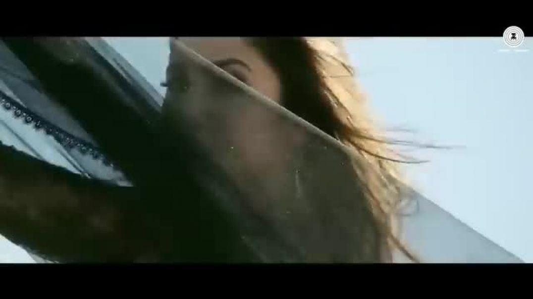 ⁣Zaalima___Raees___Shah_Rukh_Khan___Mahira_Khan___Arijit_Singh___Harshdeep_Kaur___JAM8___Pritam(360p)