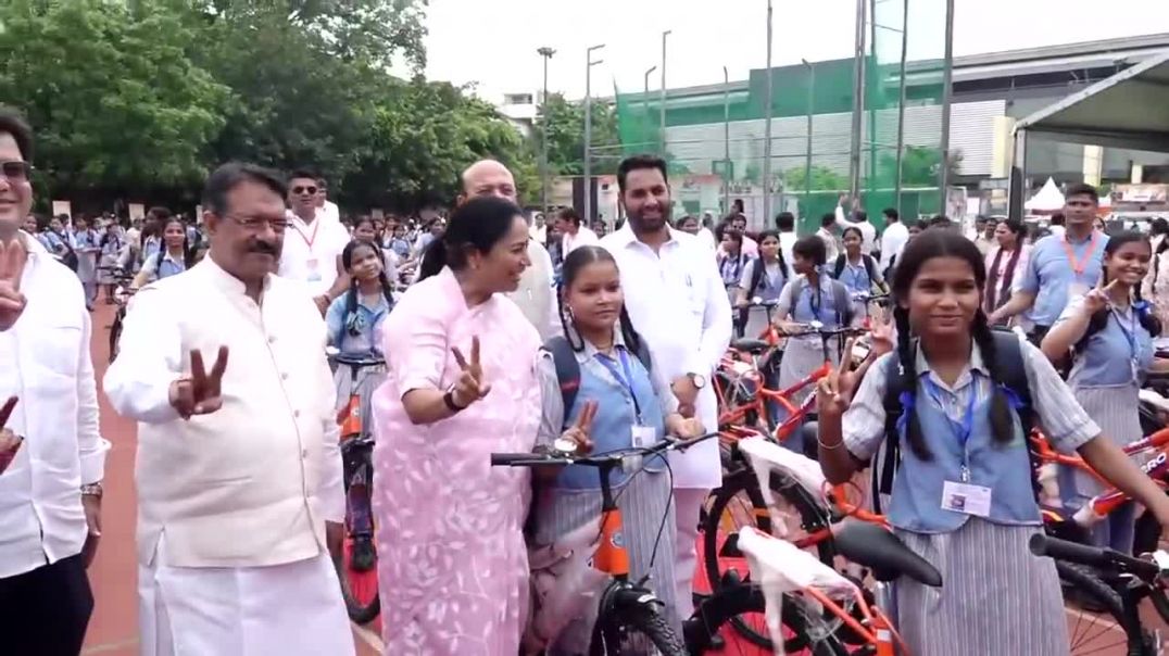 ⁣Delhi CM Rekha Gupta distributes bicycles to Class 9 girl students of government schools