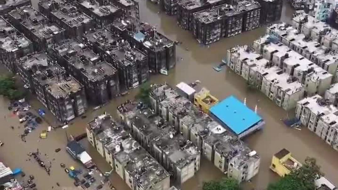 ⁣Surat Rain floods half of the city (3)