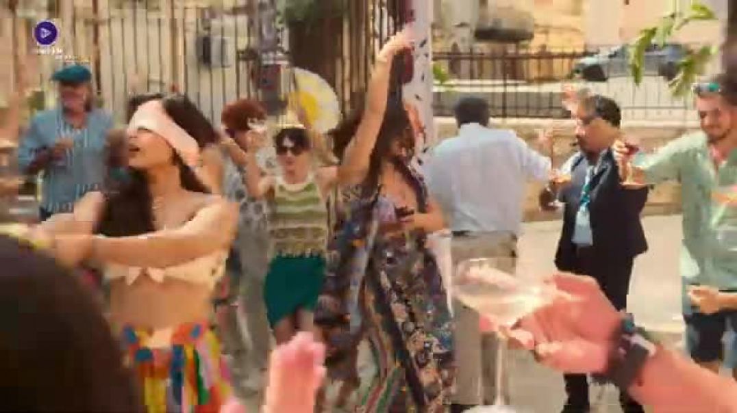 ⁣Thumka___Cocktail_2_Official_Song___Shahid_Kapoor,_Rashmika___Kriti_Sanon___Party_Song_2026(360p)