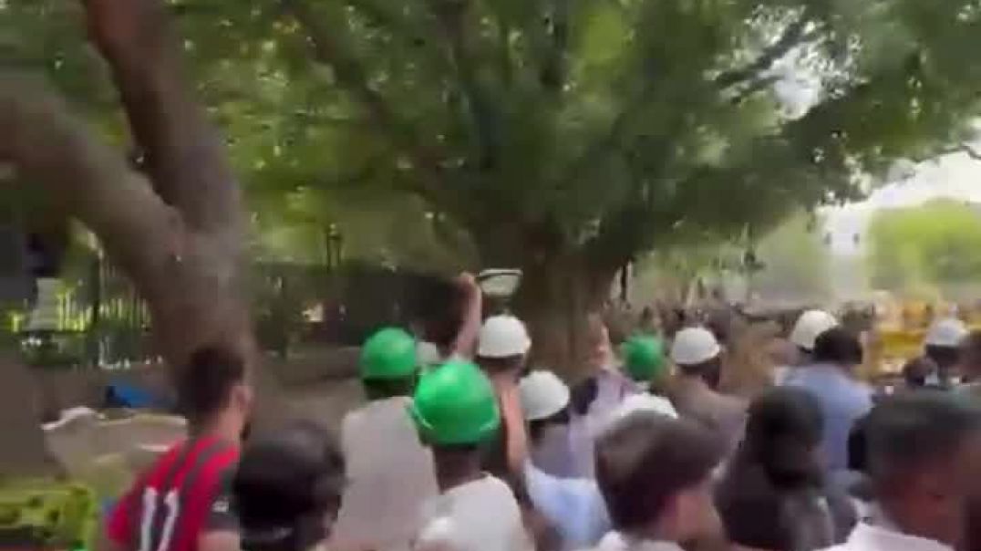 ⁣Even After Dharmendra Pradhan Resigned, CJP Rioters Continued To Attack Delhi Police And RAF