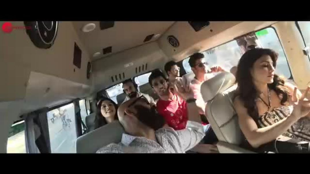 ⁣Makhna_-_Drive___Sushant_Singh_Rajput,_Jacqueline_Fernandez___Tanishk_Bagchi,_Asees_Kaur(360p)